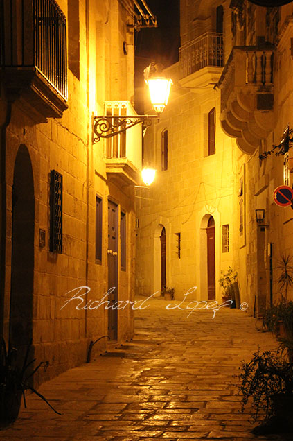 Vittoriosa at Night - Architecture photography